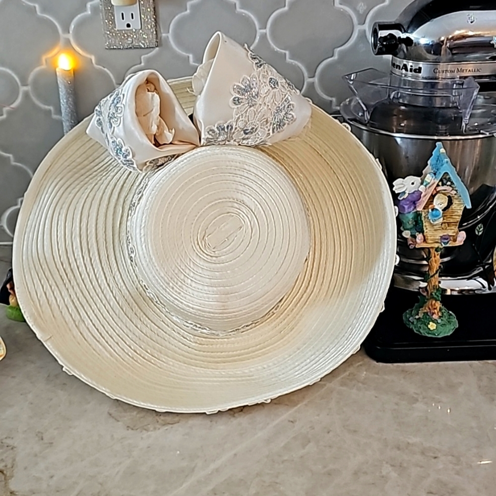 Easter mother day hat by whittal..& shon